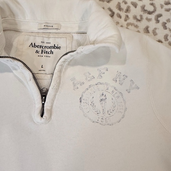 Abercrombie & Fitch Distressed 1/4 Zip Muscle Sweatshirt; White/Grey; Women's L - Picture 4 of 14